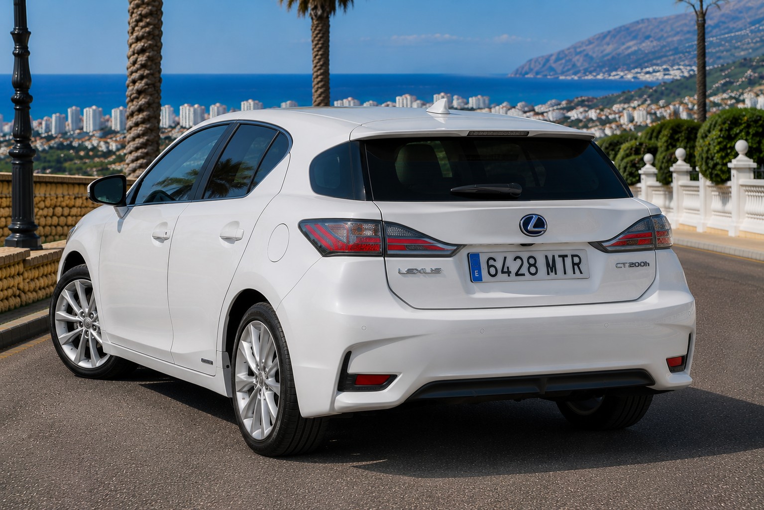 Lexus CT200h — фото 4
