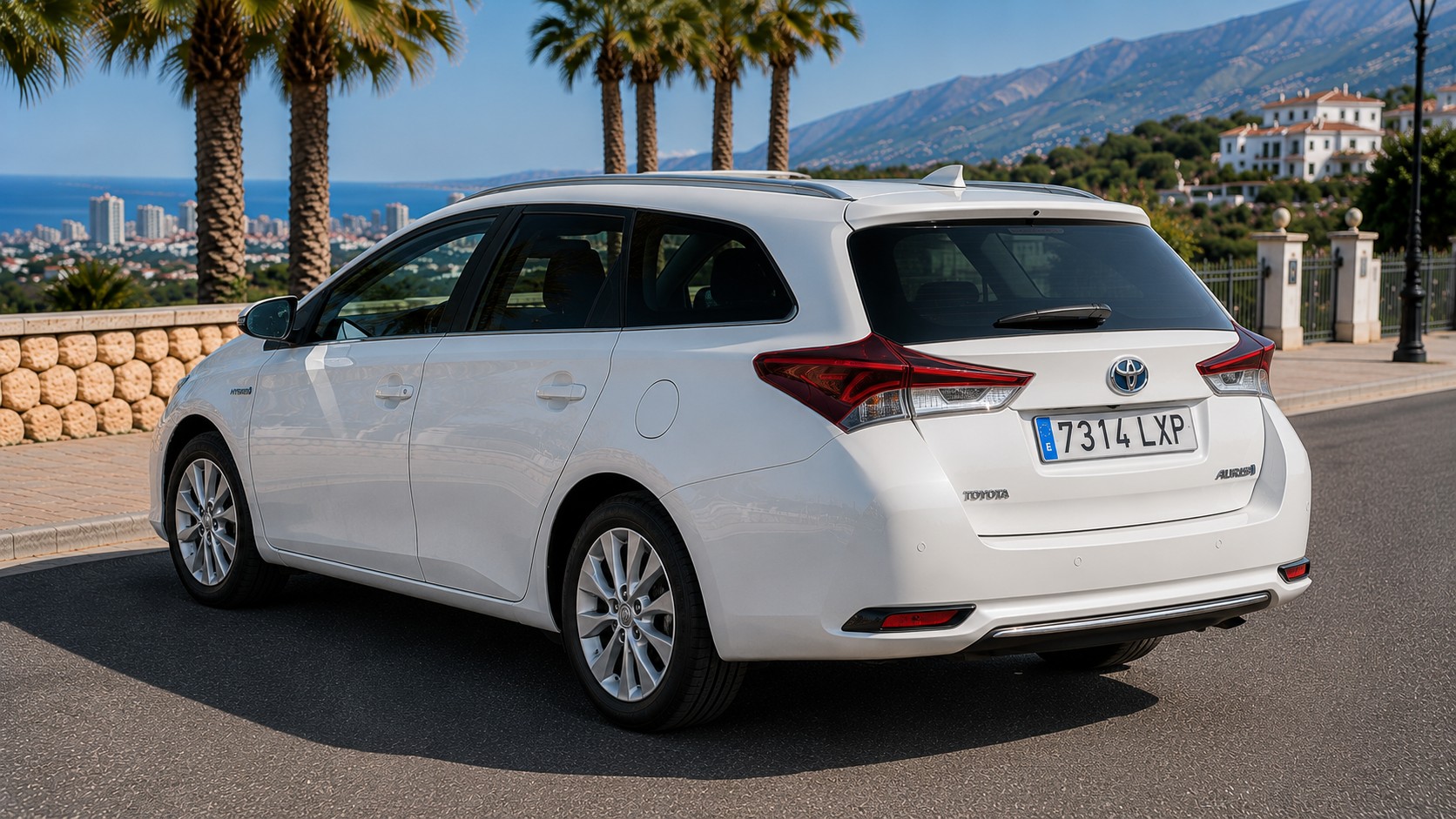 Toyota Auris универсал — фото 4