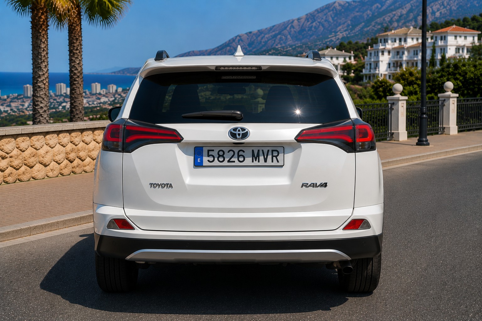 Toyota RAV4 Hybrid — фото 4